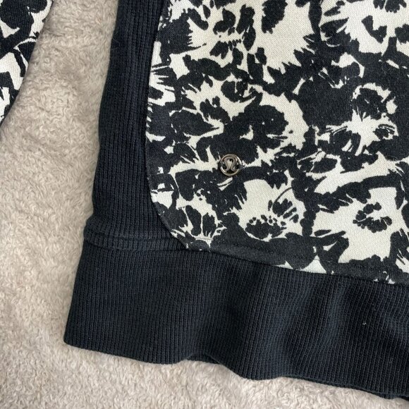 Lululemon Women's Size 6 Black & White Floral Zip-Up Sweatshirt - Picture 9 of 10